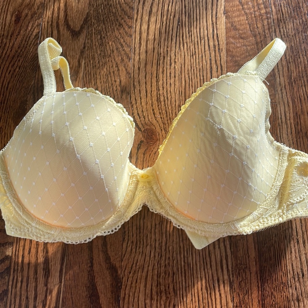 Wacoal yellow bra size 32DDD
